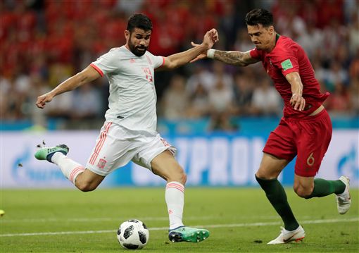 罗马诺：莱比锡和切尔西谈西蒙斯时问价乔治，两人交易不挂钩