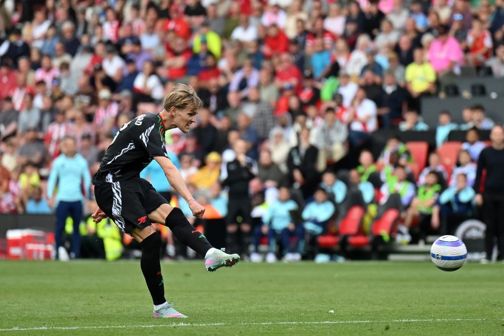 樊振东回归突生悬念！3大变数卡住国乒一哥，王励勤如何抉择？