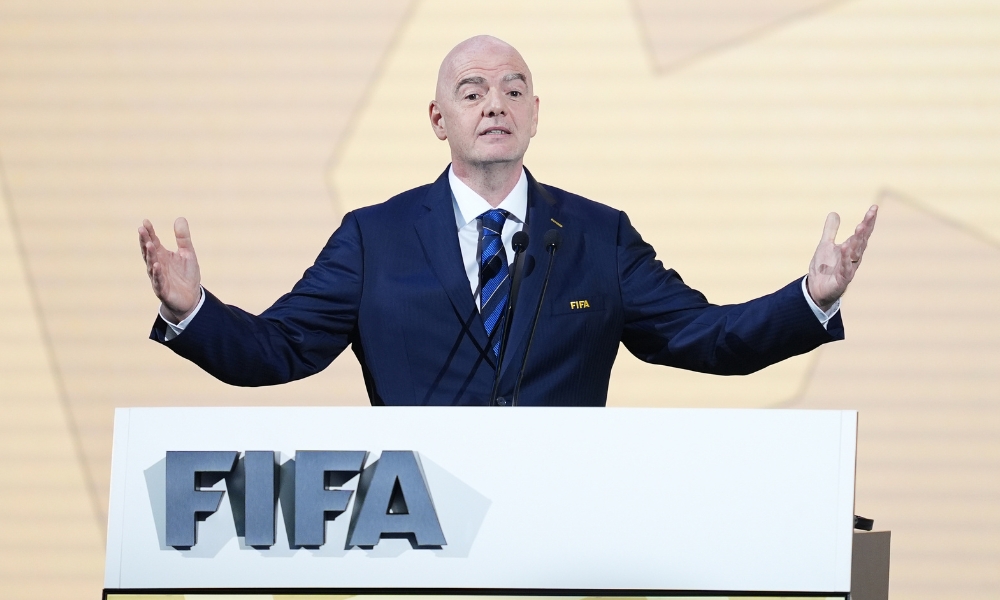 费林加撰文探讨斯莱格斯执教球队内部问题