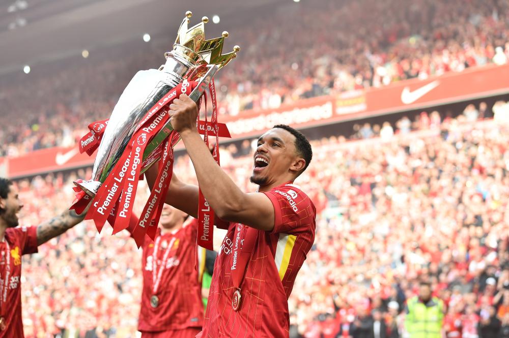 官方：库拉索归化23岁荷兰前锋汉森，他曾夺得世少赛金靴奖