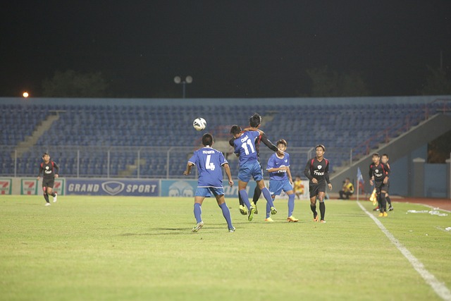 他的离场迫 他的离场迫